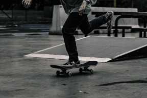 开元棋牌APP-Uzi空降加拿大队首秀爆冷绝境翻盘，海外观众炸锅，这才是神！