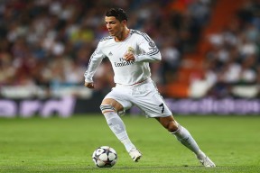 开元棋牌官方网站-王者归来！阿扎伦卡五赛季巅峰再现，助加拿大队主场沸腾